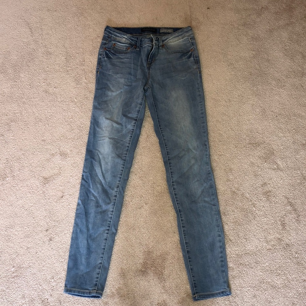 Aeropostale light wash skinny jeans